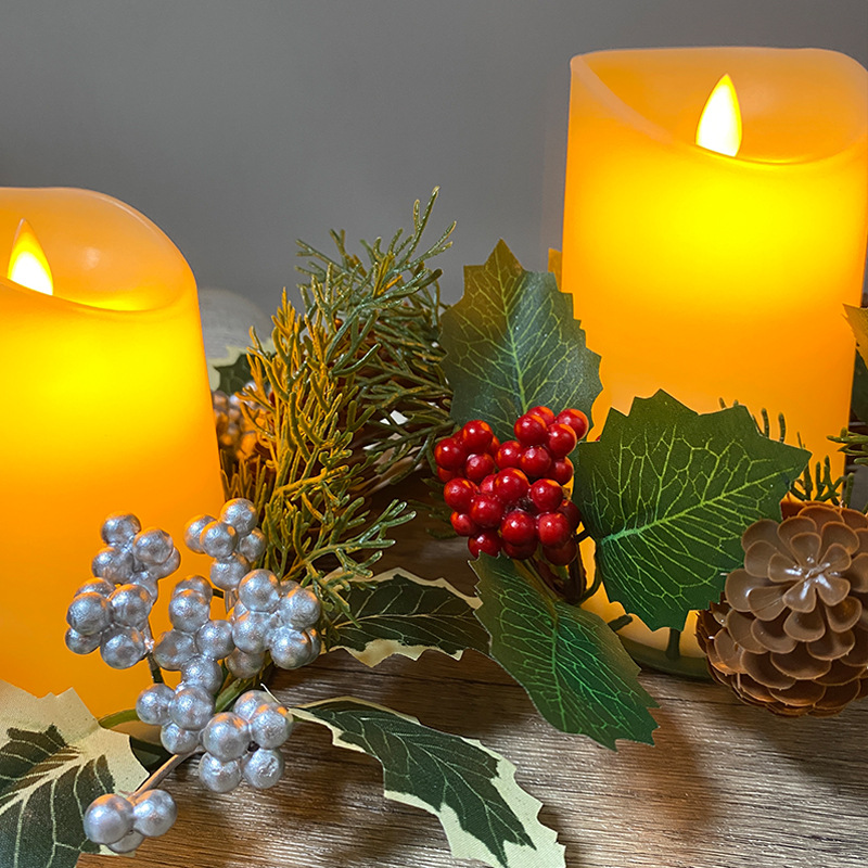 Weihnachtliche Kerzenkranz-Dekoration mit Beeren