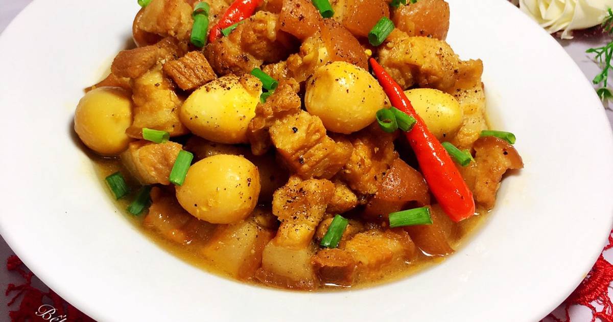 Thịt Ba Rọi Kho Trứng Cút