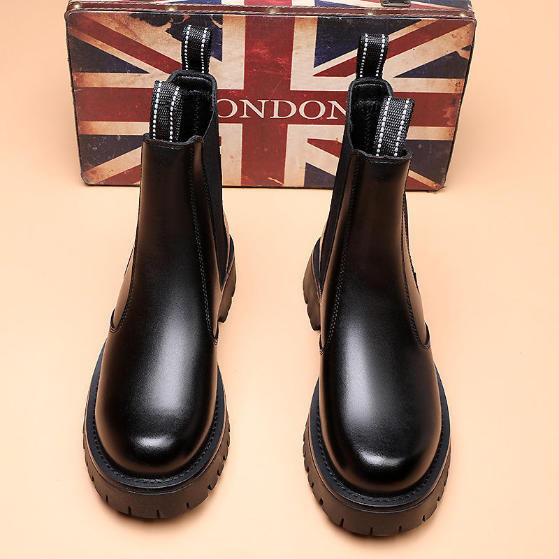 Padded men's leather boots, mid-height shaft
