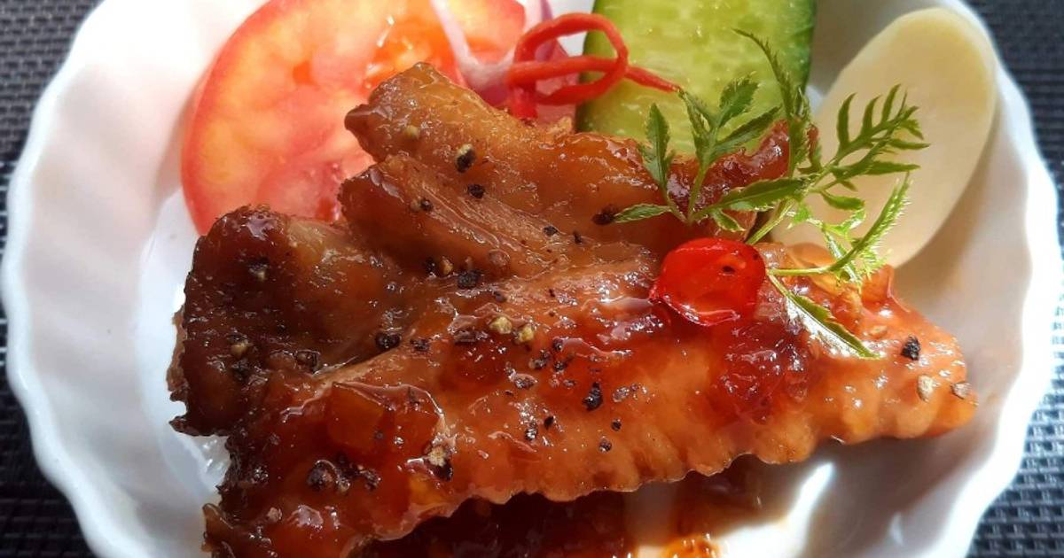 SƯỜN non chiên nước mắm