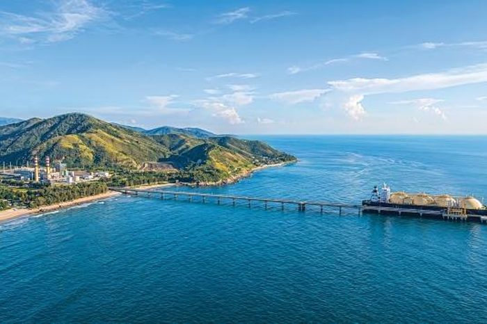 [VIDEO] LNG Quỳnh Lập và mục tiêu phát triển nhà máy điện khí hiện đại, thân thiện môi trường - Tạp chí Petrotimes