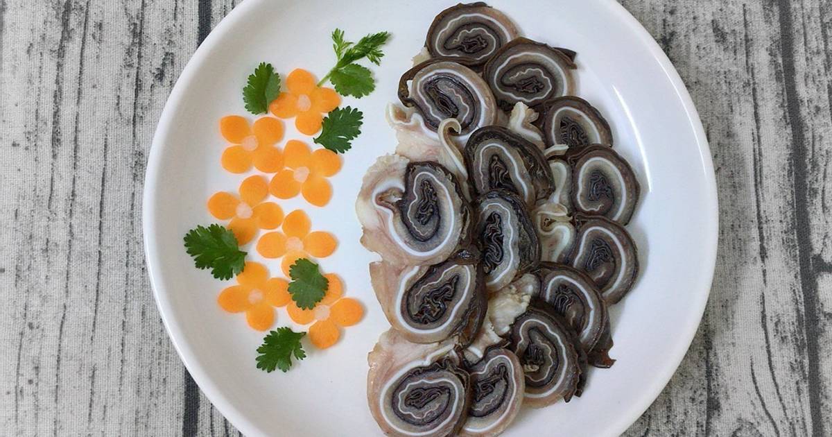 Tai heo cuộn mộc nhĩ