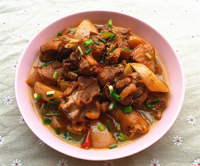 Thịt Vịt Kho Củ Cải Muối Chua