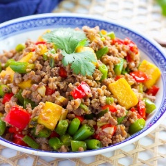 Món thịt bằm xào đậu hũ rau củ khá đơn giản và ngon với hương vị đậm đà để ăn cùng cơm là tuyệt nhất đấy. Lưu công thức và chị em có thêm một món ăn trong thực đơn của gia đình rồi đó.