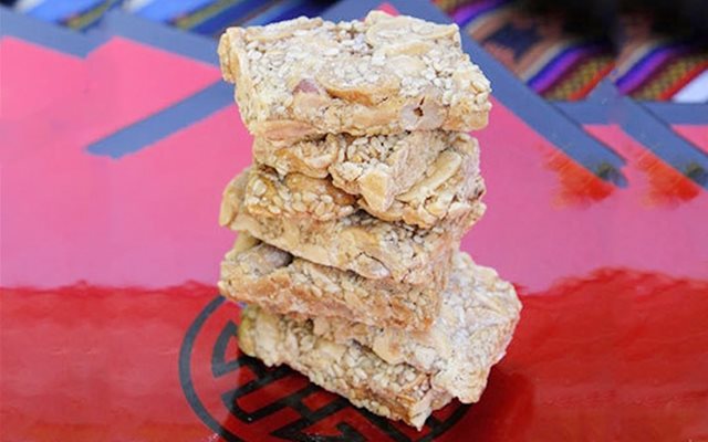 Kẹo Đậu Phộng Bùi Thơm