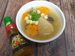 Hạt sen bùi béo, thịt gà mềm ngọt kết hợp cùng nhau với nước soup thanh tao sẽ là món ăn cực kỳ bổ dưỡng. Chúc các bạn thành công