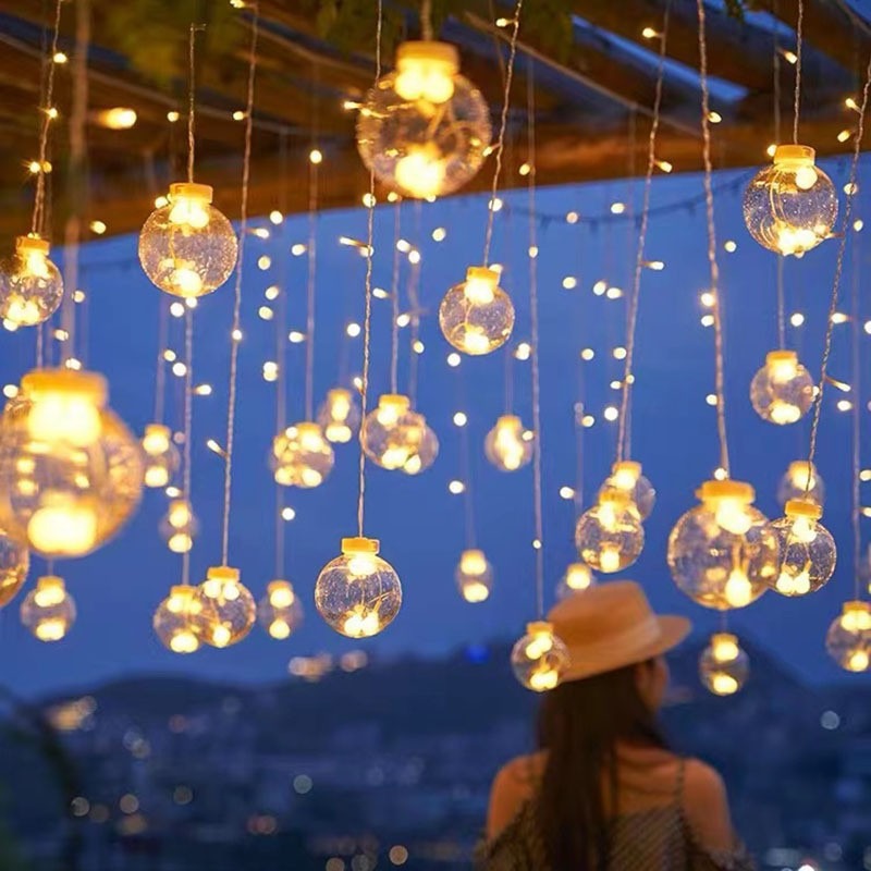 LED-Vorhang-Lichterkette mit Sternen und Monden