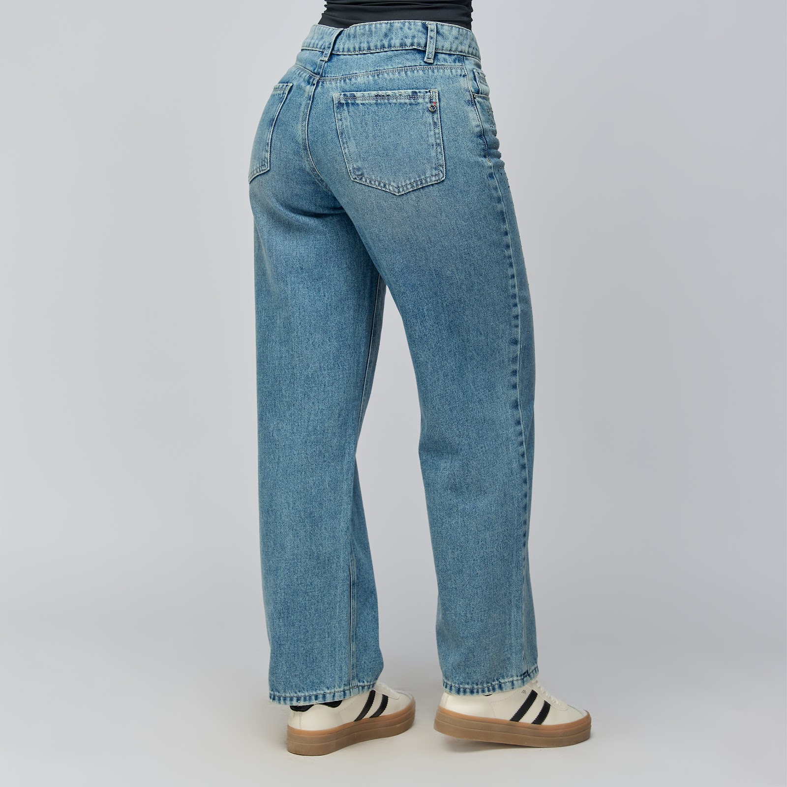 Jean straight tiro alto en denim rígido 100% algodón, color azúl medio - Vista 4