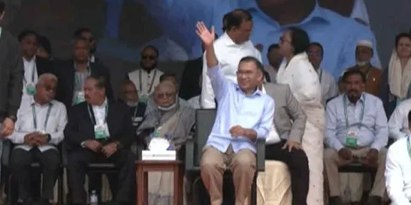 নারীদের ঘরে আটকে রাখার রাজনীতি দেশের জন্য অশনিসংকেত