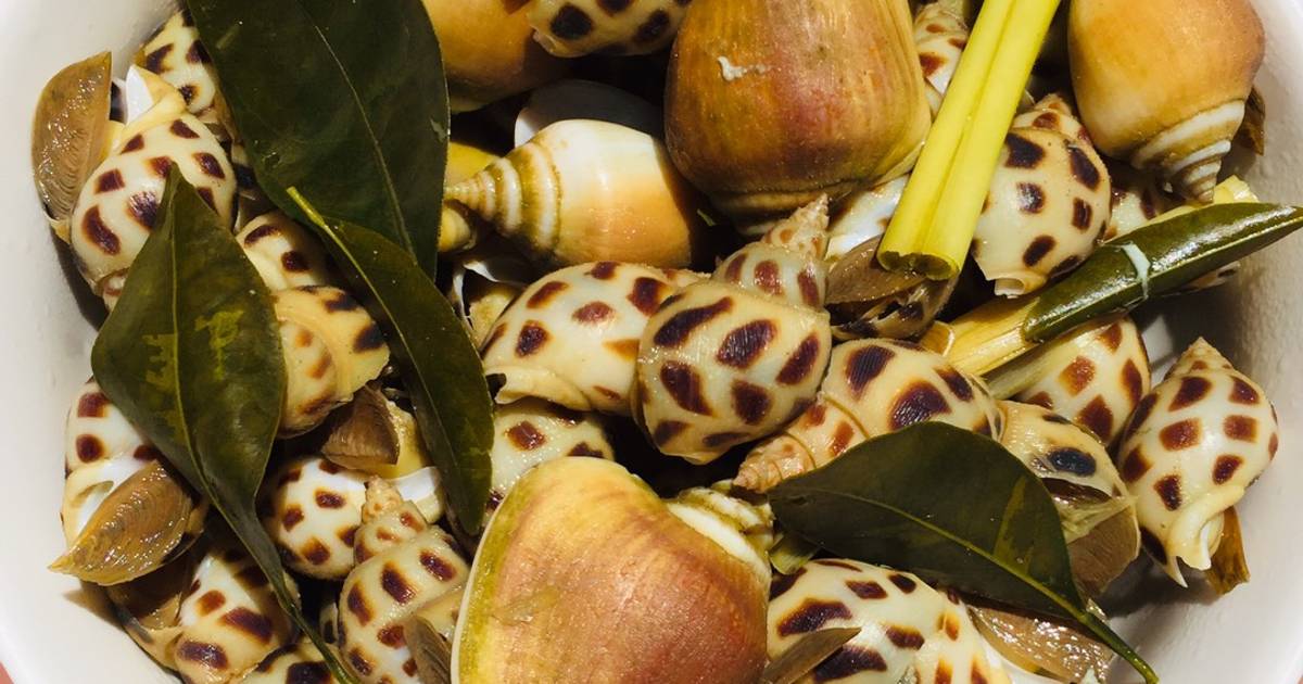 Ốc nhảy và ốc hương luộc sả và lá quýt