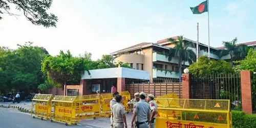 নিরাপত্তা সংকটে দিল্লিতে বাংলাদেশ হাইকমিশনের ভিসা কার্যক্রম সাময়িক বন্ধ