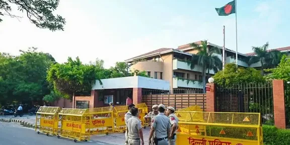 নিরাপত্তা সংকটে দিল্লিতে বাংলাদেশ হাইকমিশনের ভিসা কার্যক্রম সাময়িক বন্ধ