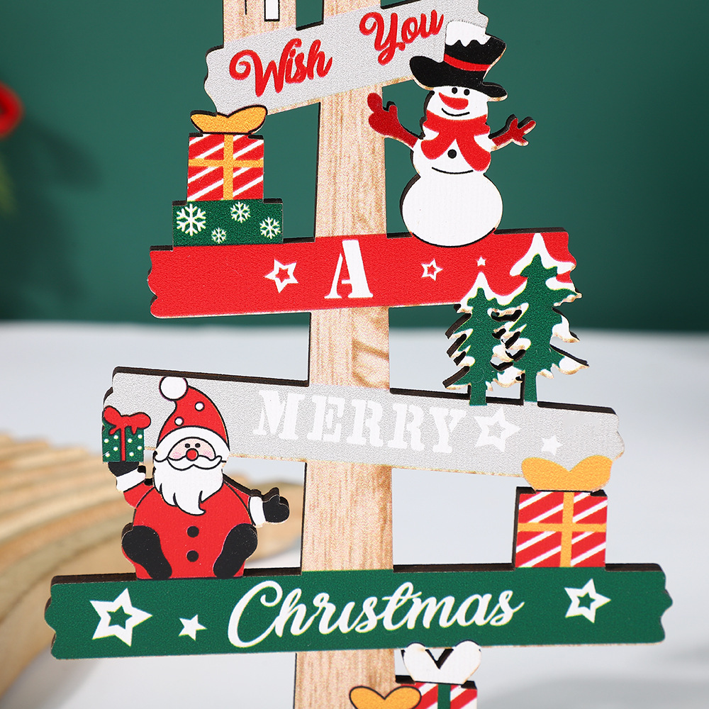 Weihnachtliche Holz-Tischdekoration mit Schriftzug