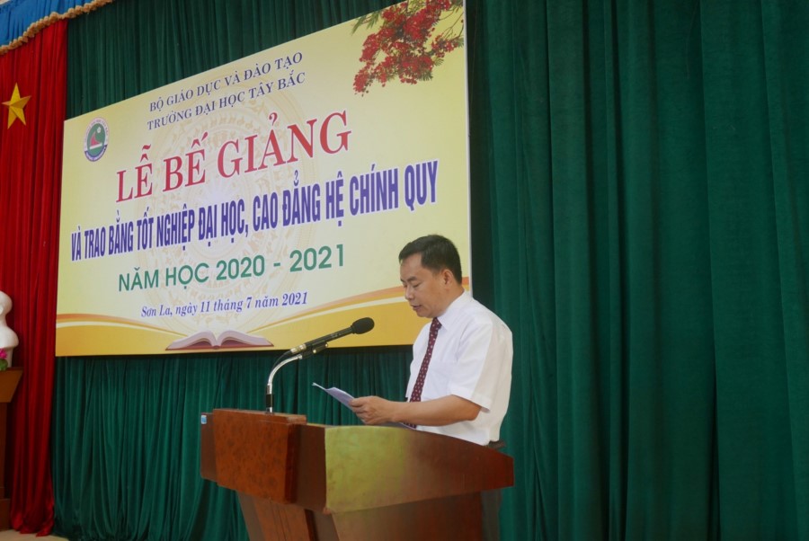 Lễ Bế giảng và trao bằng tốt nghiệp đại học, cao đẳng hệ chính quy năm học 2020 - 2021 tại Trường Đại học Tây Bắc