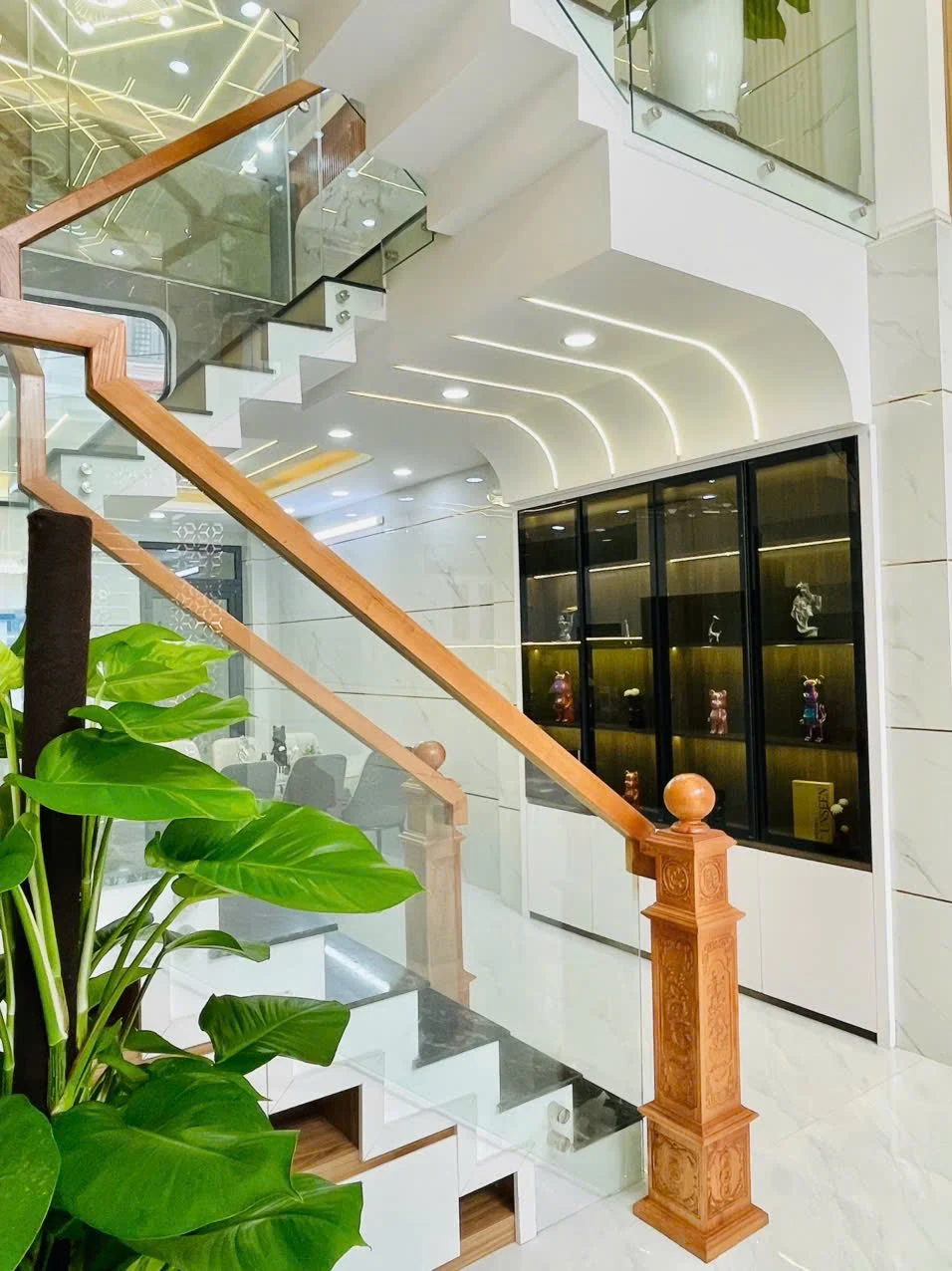 Nhà mới đẹp 5 Tấm, đường nhựa 8m thông hẻm 703 Hương lộ 2. Bình Tân