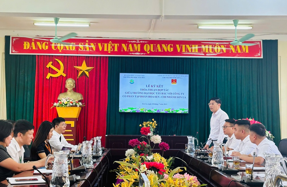 Trường Đại học Tây Bắc ký kết thỏa thuận hợp tác với   Công ty Cổ phần Tập đoàn Hoa Sen - Chi nhánh tỉnh Sơn La