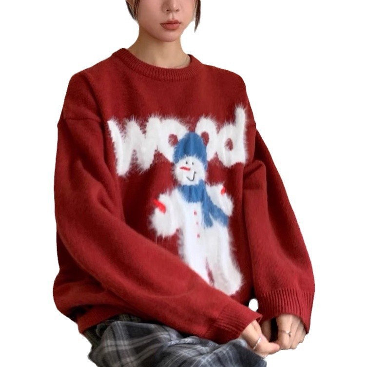 Loose-fitting women's knitted sweater in a relaxed style