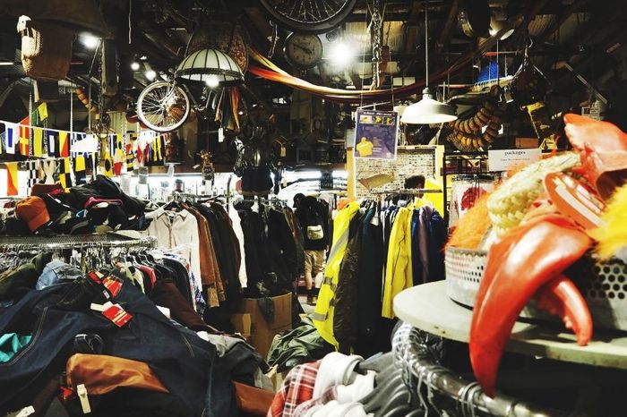 'Thrift shop': Lối thoát kinh tế của người tiêu dùng trẻ - Tạp chí VnEconomy