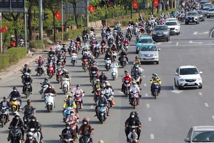 Cửa ngõ phía Tây TPHCM ùn tắc cục bộ sau lễ 30-4 và 1-5 - Báo Người Lao Động