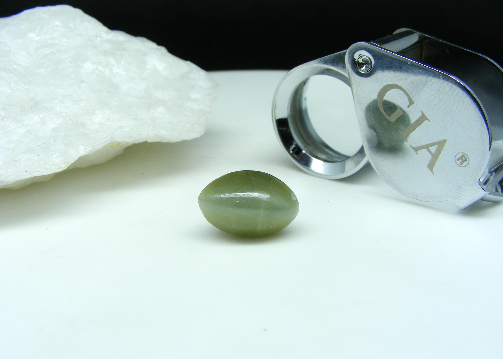  Natural Quartz Cat's Eye
