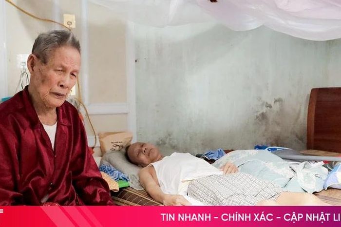 Vòng tay nhân ái: Thương xót cảnh cha già yếu chăm con trai bị liệt 2 chân - Báo Hà Tĩnh