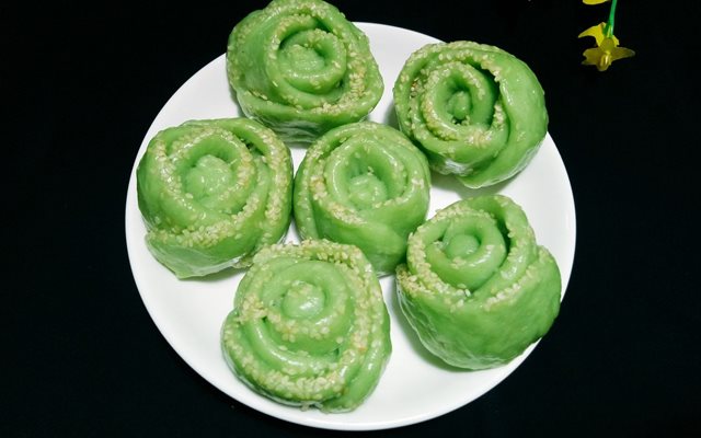 Bánh Bao Hoa Hồng Xanh Dứa
