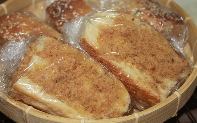 Bánh Mì Chà Bông