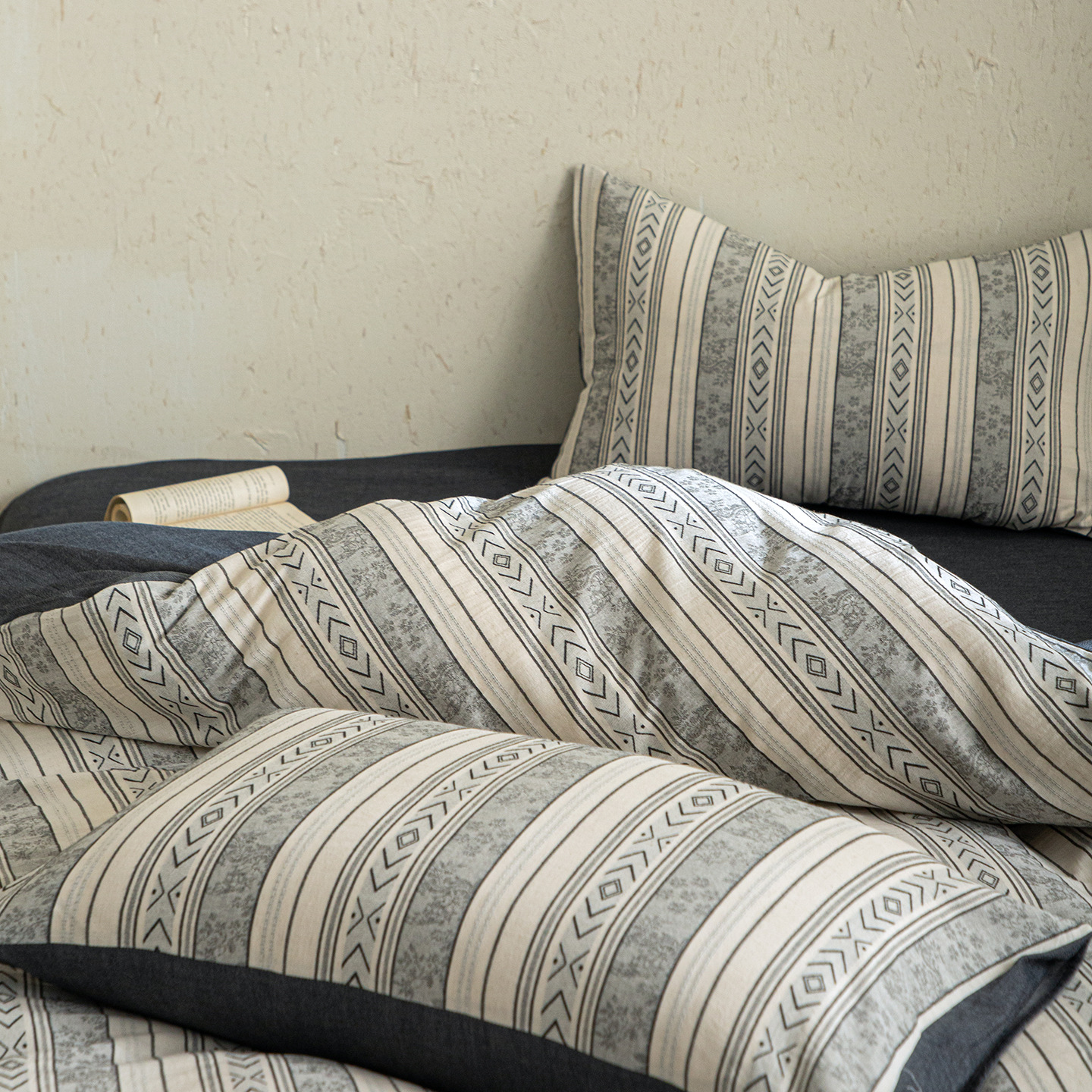 Cotton-linen bedding set, 4 pieces, vintage design