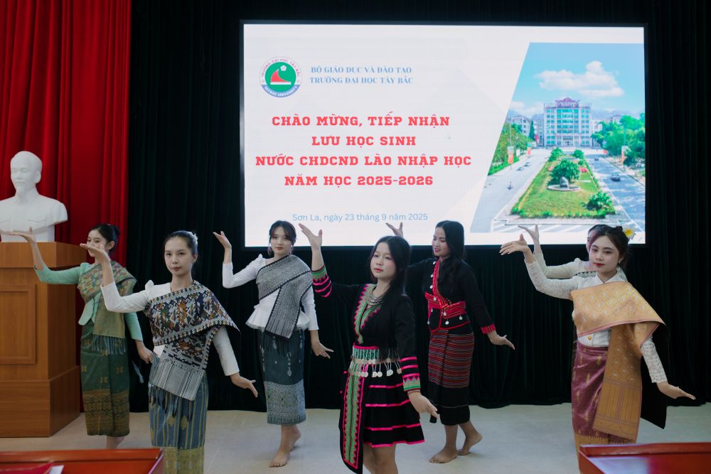 Trường Đại học Tây Bắc tiếp nhận Lưu học sinh Lào nhập học đợt 1 năm học 2025-2026
