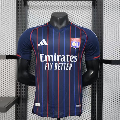 25-26 Olympique Lyonnais Visitante.jpg