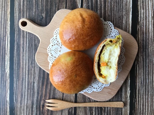 Bánh Mì Nhân Cà Ri Kiểu Nhật