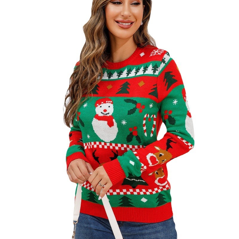 Loose women's Christmas sweater with round neckline