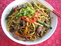 Bày trí ra đĩa và thưởng thức.