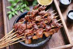 Món mề gà nướng xiên que đơn giản mà nhanh gọn. Chỉ cần bỏ chút thời gian rỗi là bạn có thể dễ dàng hoàn tất được món nhậu hấp dẫn cho bữa tiệc rồi nhé!