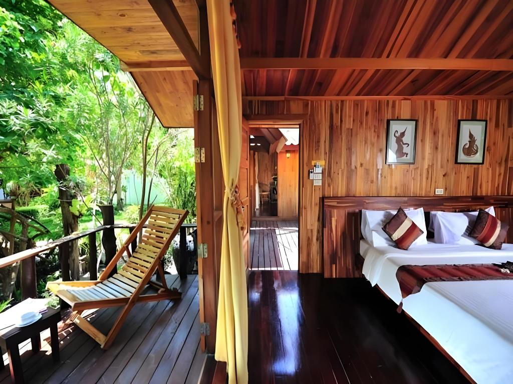 Garden Triple Bungalow Thumbnail 4