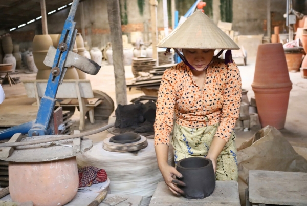 Gạch gốm Mang Thít: Di sản được tái sinh nhờ công nghệ 4.0