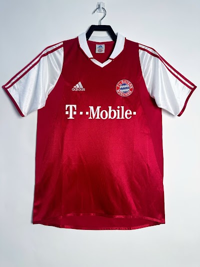 Retro 2003-04 Bayern @lumorasports.jpeg