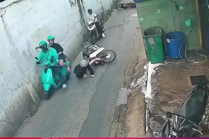 Bị đánh gục khi can ngăn cãi vã sau va chạm giao thông - Báo Hà Tĩnh