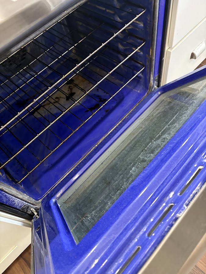 Kitchen before TidyMamas cleaning