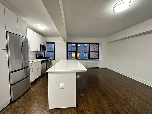 157 East 57th Street Unit 10G
