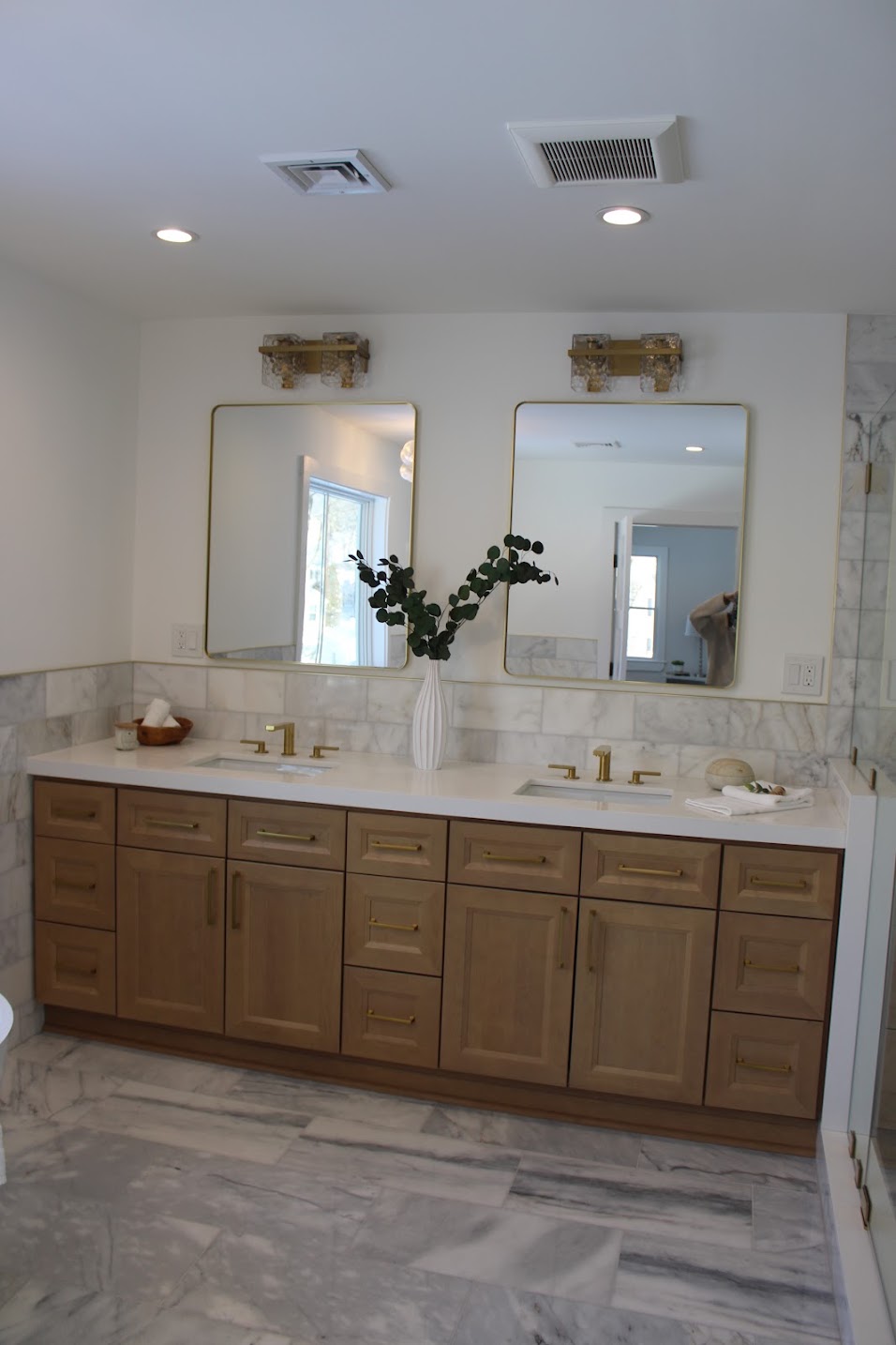 Bathrooms image