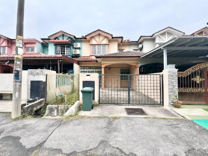 Double Storey Terrace Seksyen 8, Bandar Baru Bangi — Seksyen 8, Bandar Baru Bangi, Selangor