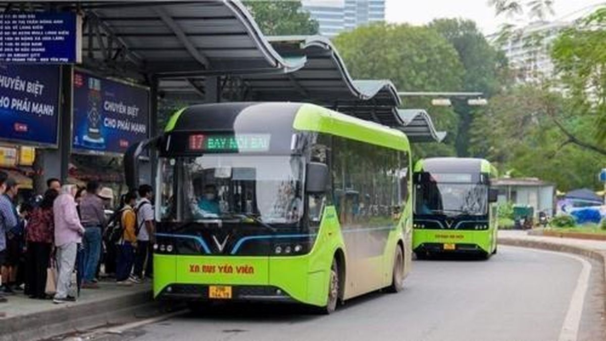 Giao thông công cộng tăng cường phục vụ kỳ thi 2026 - Đài Phát thanh và truyền hình Hà Nội