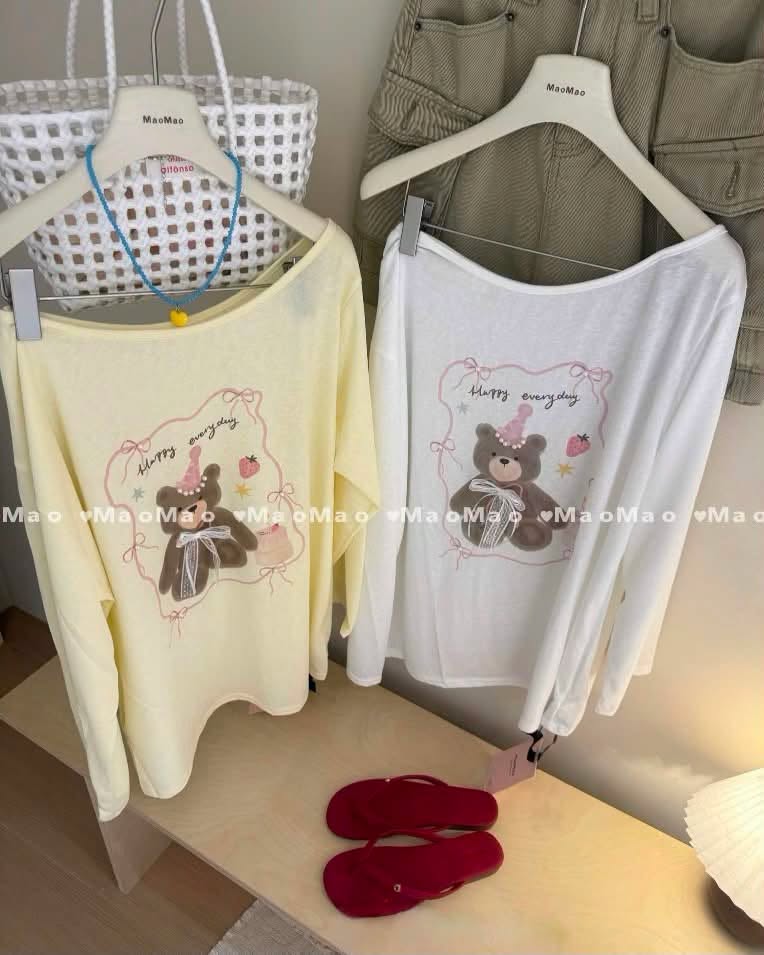 Áo thun dài tay lệch vai in hình chú gấu sinh nhật XONXEN SHOP 830 – Image 2