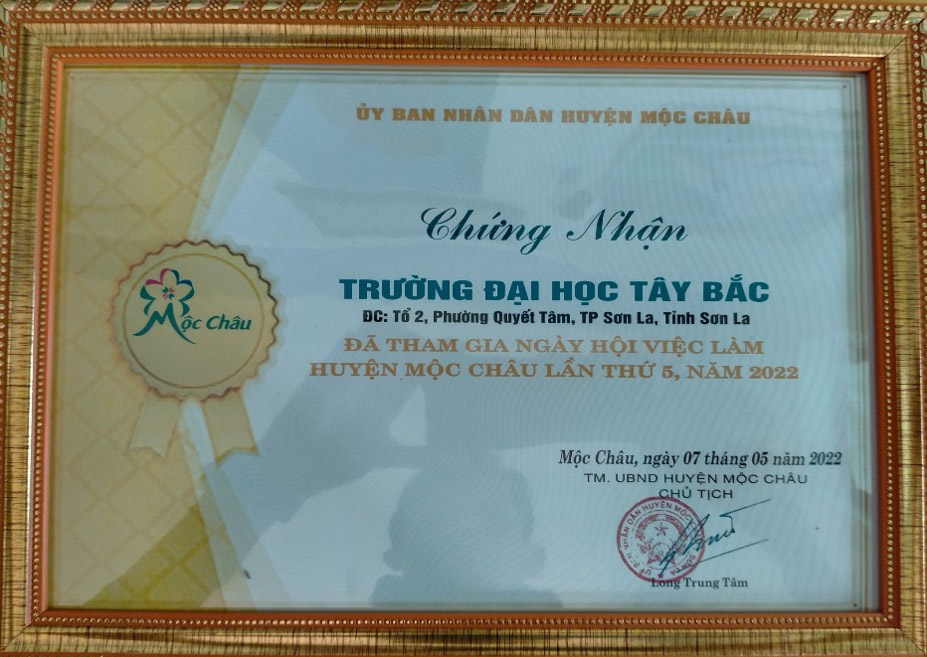 Trường Đại học Tây Bắc tham gia Ngày hội việc làm và tư vấn hướng nghiệp năm 2022 tại huyện Mộc Châu