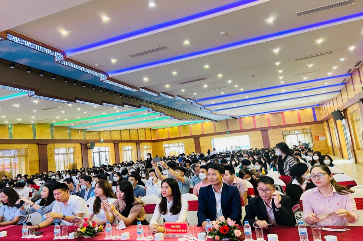 Trường Đại học Tây Bắc tham gia Ngày hội việc làm và tư vấn hướng nghiệp năm 2022 tại huyện Mộc Châu