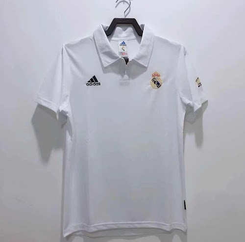 Equipación local del Real Madrid 2002-03 (versión de la Champions League).jpeg