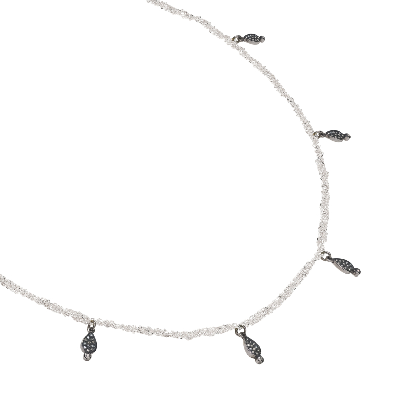 Колье-чокер с подвескасками и бриллиантами