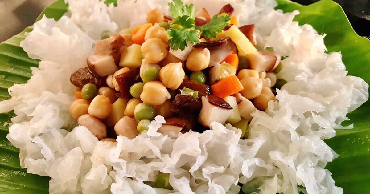 Đậu gà - nấm tuyết xào rau củ