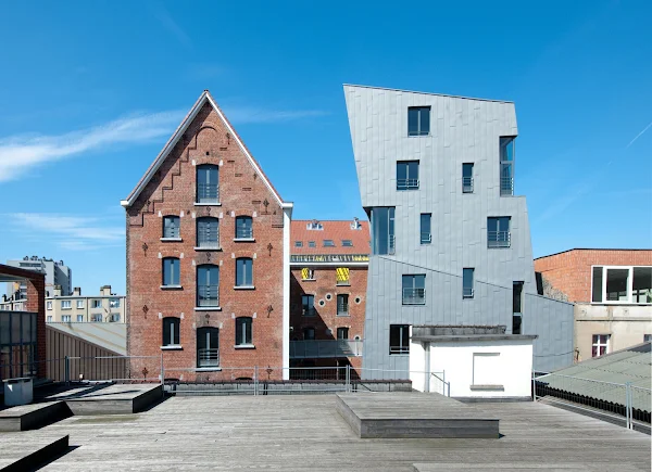 Cheval Noir Housing with Artist's Studios